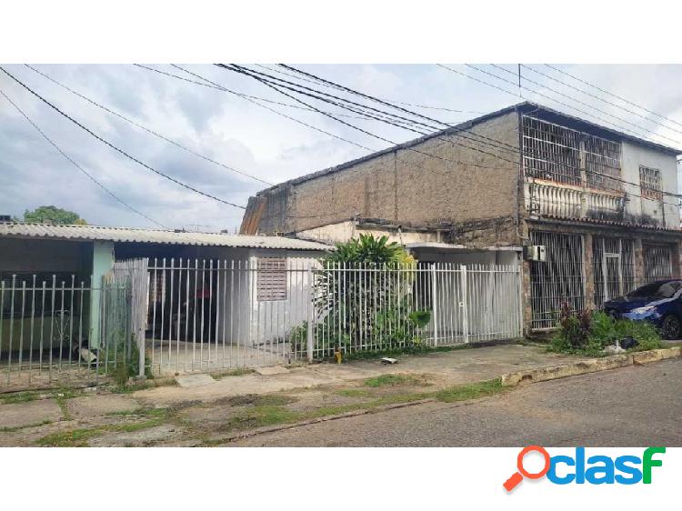 CASA EN VENTA EN URB LAS ACACIAS