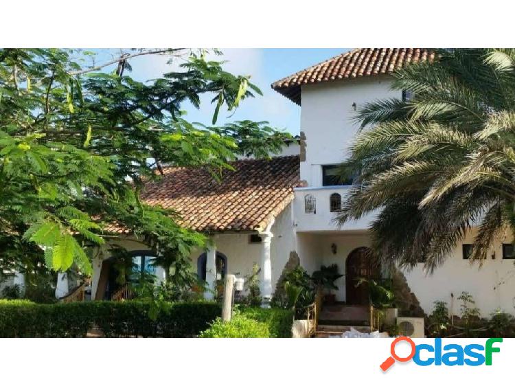 CASA EN VENTA, EXCELENTE ZONA RESIDENCIAL, PALOSANO, NUEVA