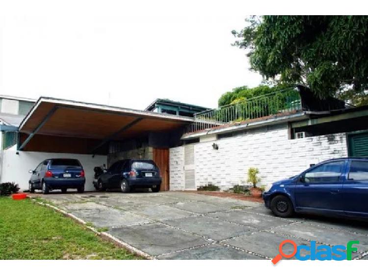 CASA EN VENTA - URB.COLINAS DE BELLO MONTE