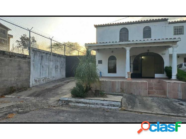 CASA EN VENTA URBANIZACION RIBEREÑA 1 CABUDARE