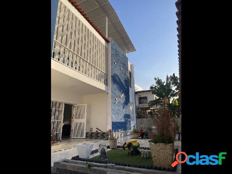 CASA EN VENTA, VISTA ALEGRE (TOTALMENTE REMODELADA) -