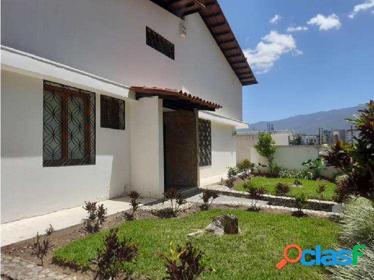 CASA EN VENTA Y ALQUILER EN COLINAS DE BELLO MONTE