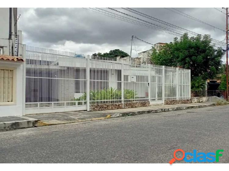 CASA EN VENTA o ALQUILER EN LA CALLE 61