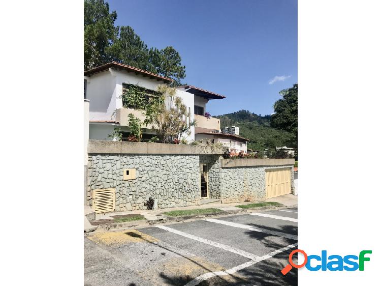 CASA-QUINTA 500 M2 CONST. 5 HAB, 6 BAÑOS Y 4 P/E LA TAHONA