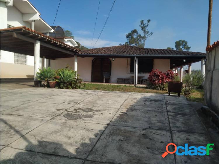 Casa Carrizal de excelente ubicación en calle privada