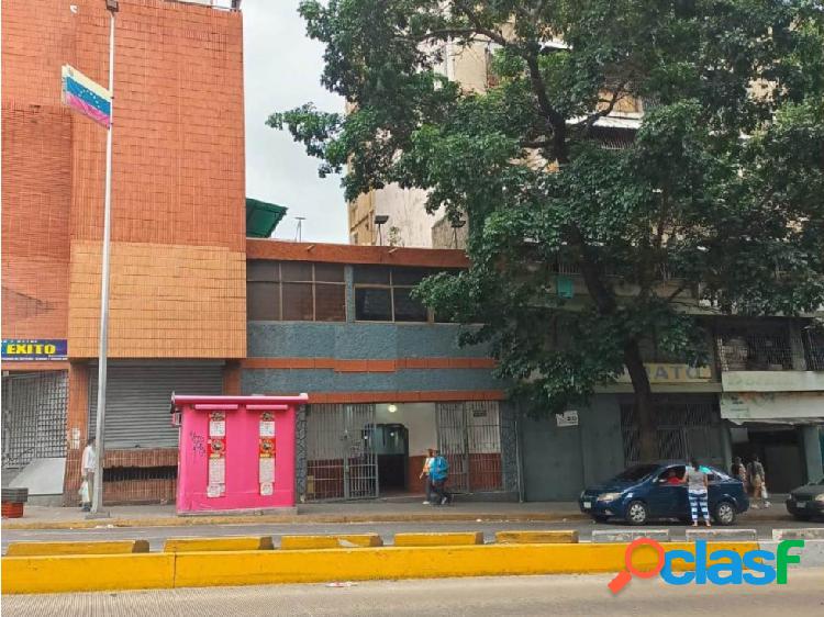 Casa Comercial en Venta en Av. Fuerzas Armadas con Av