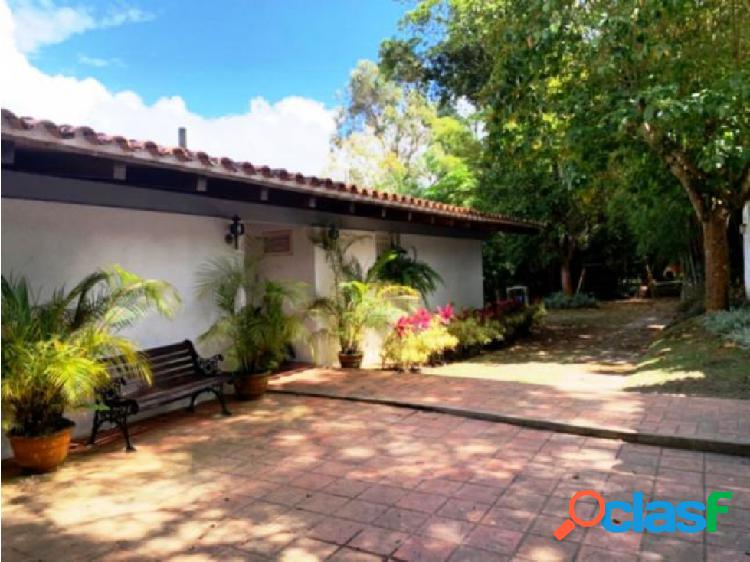 Casa En Venta - Alto Hatillo 400 Mts2 C. 2300 Mts2 T.