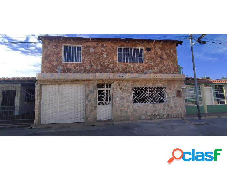 Casa Urb Privada Las Amazonas Santa Rita Edo Aragua