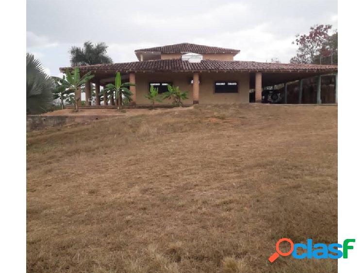 Casa campestre en Sabana del Medio Tocuyito, sector