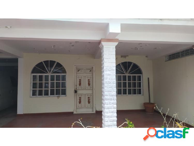 Casa con potencial comercial en venta. Mariara. Carabobo.