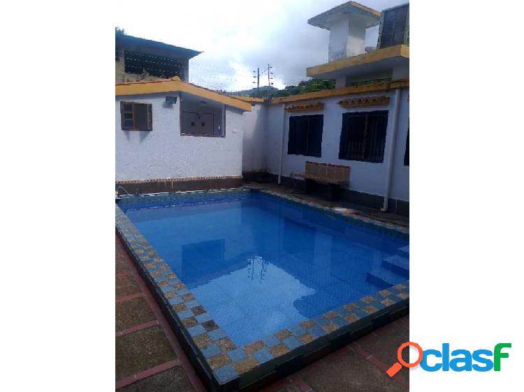 Casa de 2 plantas con piscina, Borburata, Puerto cabello,