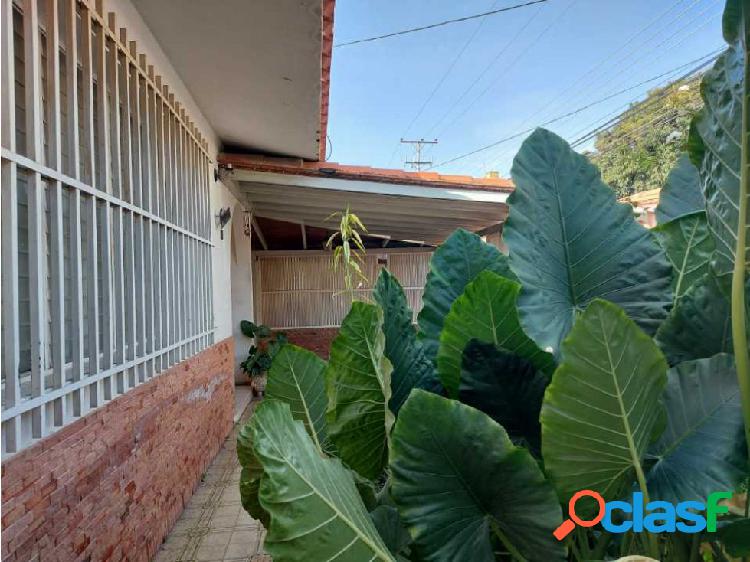 Casa de 352m2 en Residencias El Centro en Maracay