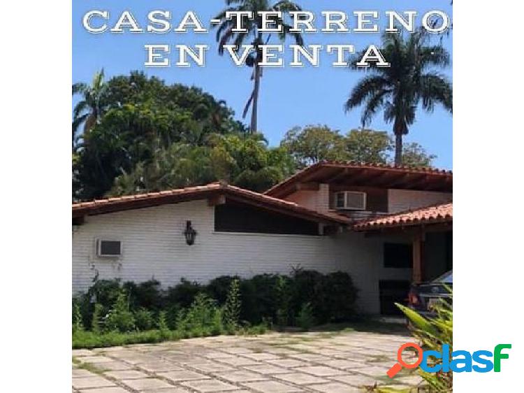 Casa en Venta: Amplio Terreno zona R2. Urb. Barrio Sucre