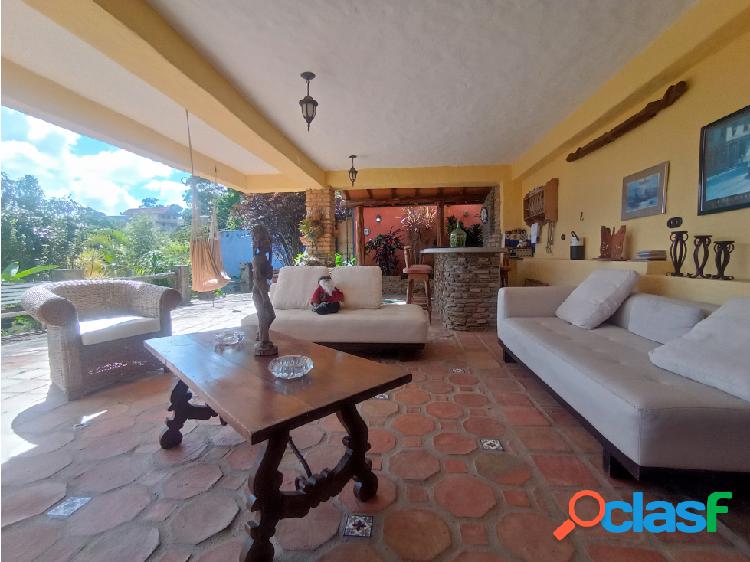 Casa en Venta El Hatillo vía La Unión 5H/6B/4PE