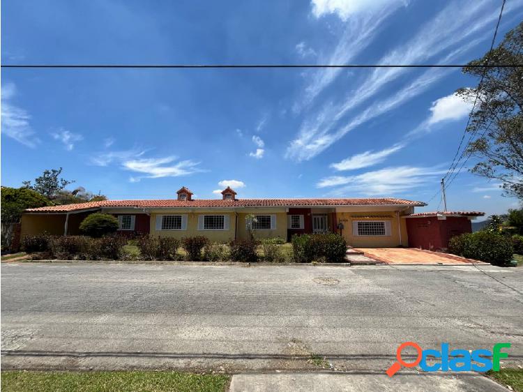 Casa en Venta, Urb. Club de Campo, San Antonio de Los Altos.