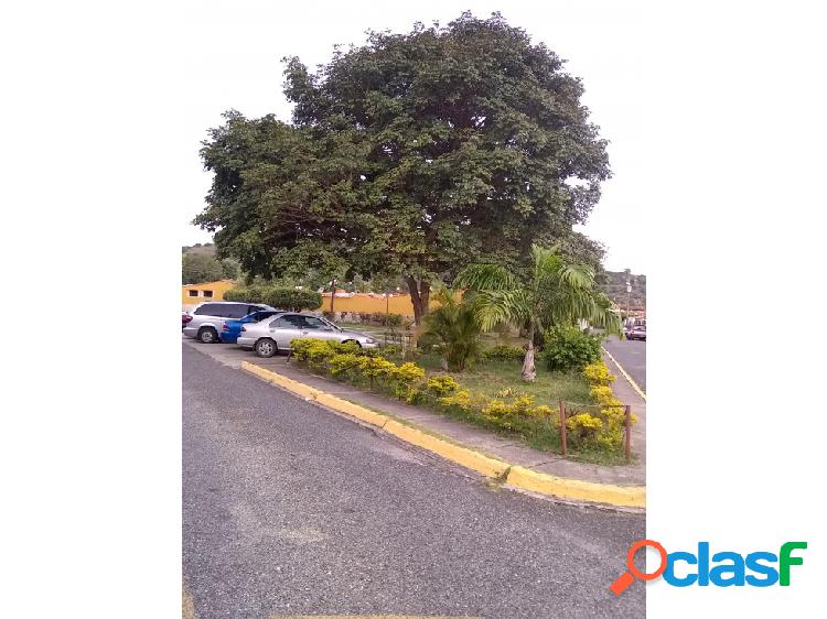 Casa en Venta Urb Grenada, Este Barquisimeto, Av. principal