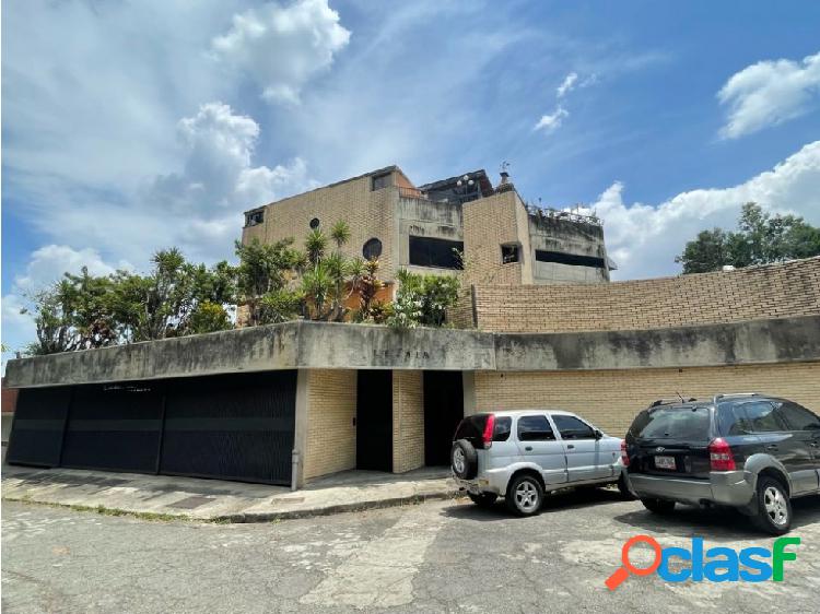 Casa en Venta con 4 apartamentos. 454 mts2 Urb. Alta Florida