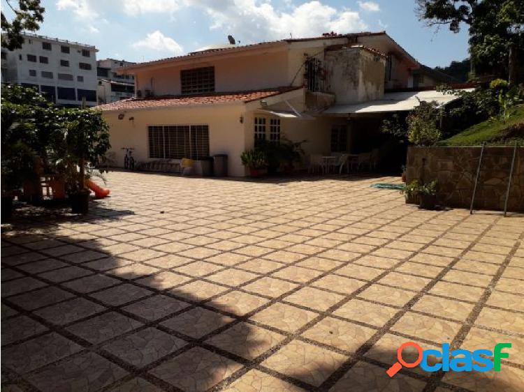 Casa en Venta en Cumbres de Curumo, Caracas