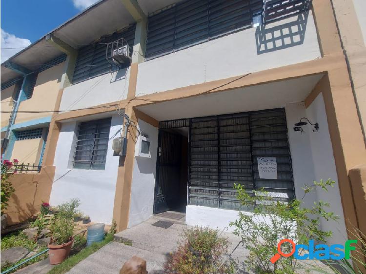 Casa en Venta en La Urb. Girardot, Aragua