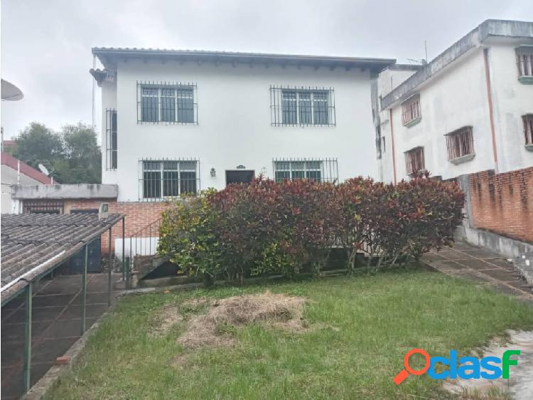 Casa en venta con anexo y agua propia en Urb Miranda Sucre