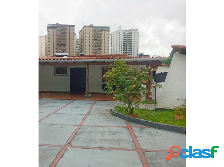 Casa en venta con piscina y anexo El Picacho San Antonio de