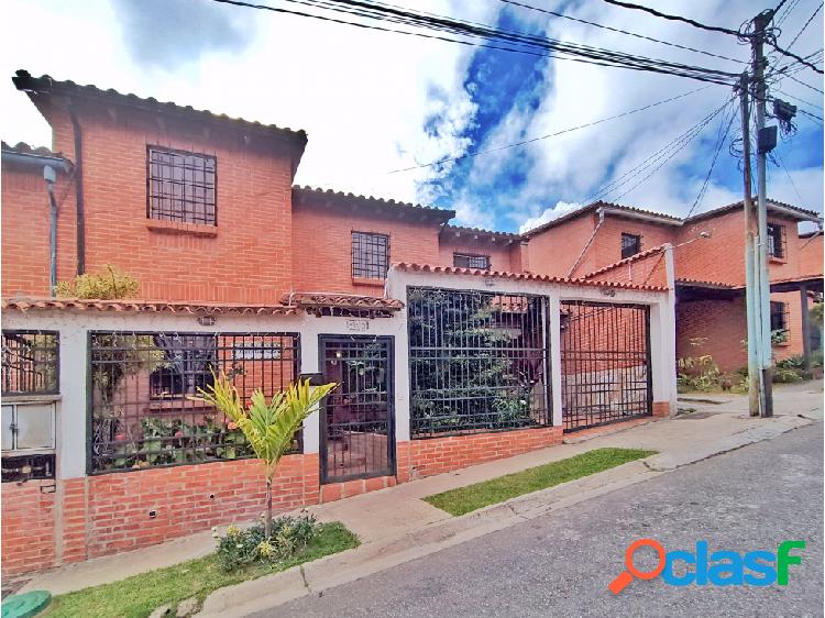 Casa en venta de dos niveles en Llano Alto Urb Monterrey