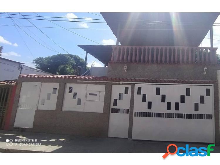 Casa en venta en Catia La Mar Mamo