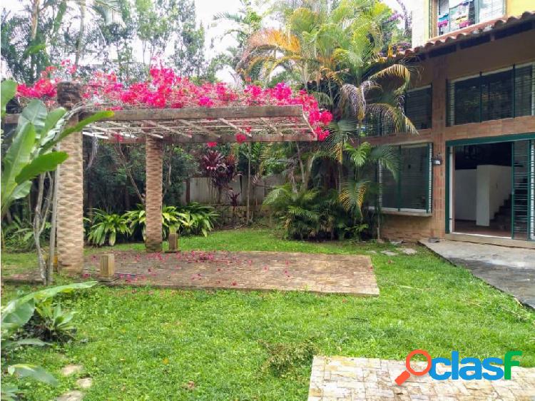 Casa en venta en El Hatillo – 550m² 3h+s∕3b+s∕3p