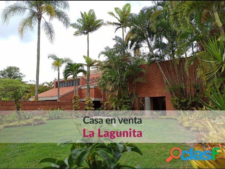 Casa en venta en La Lagunita en calle cerrada. Vista al