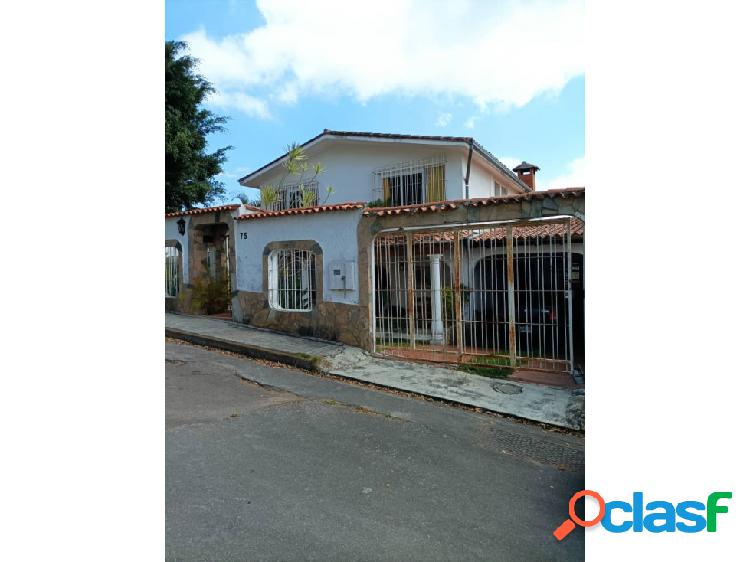 Casa en venta remodelada Cooperativa Guaicaipuro en Los