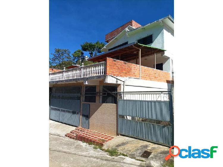 Casa en venta remodelada Urb Los Duraznos Lagunetica Los