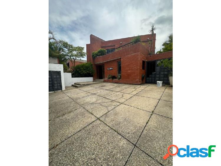 Casa en venta ubicada en calle cerrada de la Urb. Lomas de