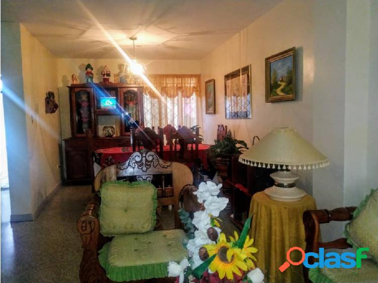 Casa más Apartamento en Urb. Valle Alto, Los Teques