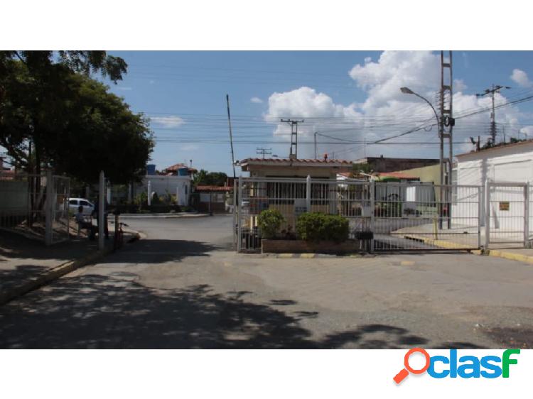 Casa para remodelar Urb Corinsa - Casiquiare, Cagua