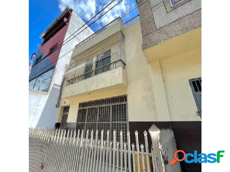 Casa residencial y comercial con local pie de calle en venta