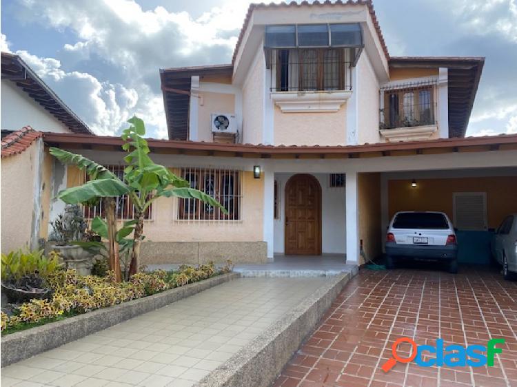 Colinas de Santa Mónica casa con vista en Venta 5h,6b,6p