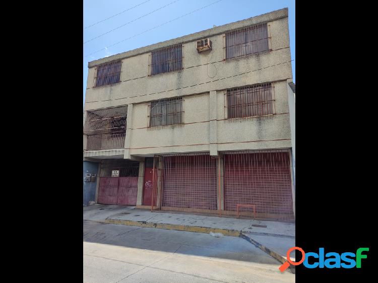 EDIFICIO EN ZONA CENTRICA (COMERCIAL)