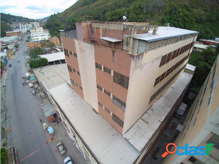 EDIFICIO INDUSTRIAL EN VENTA MACARAO ZONA INDUSTRIAL