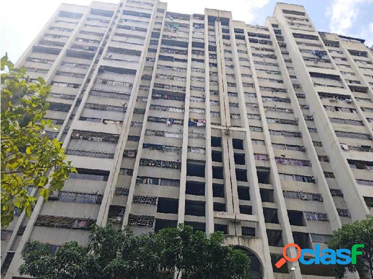 EN VENTA APARTAMENTO PH PARA REMODELAR EN LA CANDELARIA