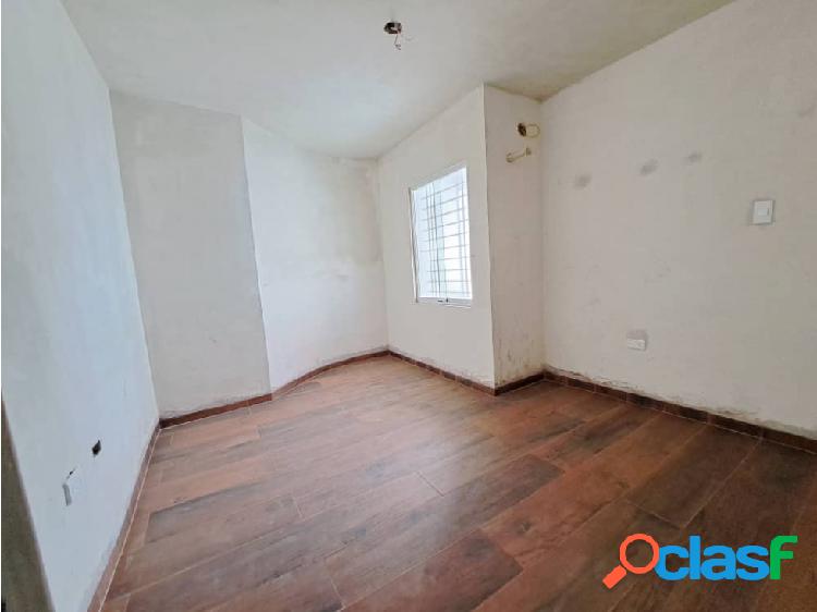 EN VENTA APTO DUPLEX RESD CUMBRES DE SAN DIEGO D08-23