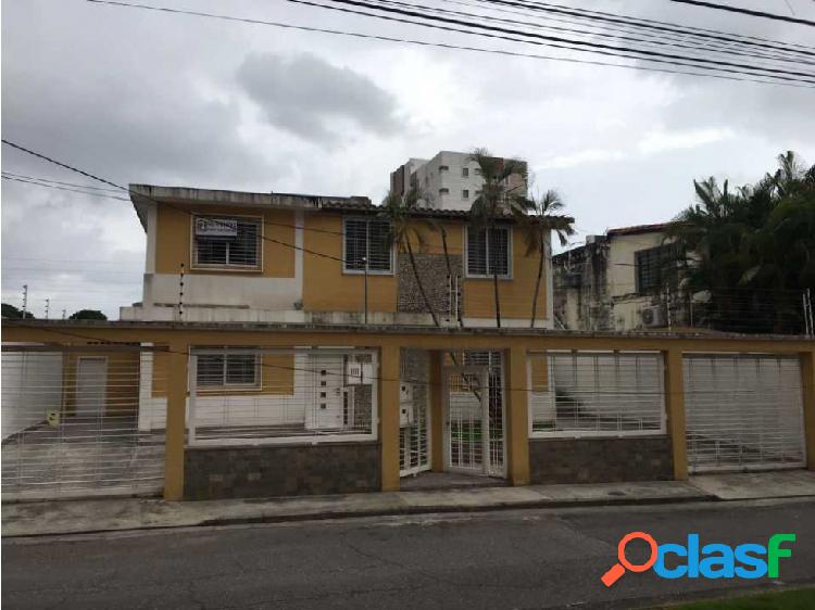 EN VENTA CASA EN LA URBANIZACIÓN LA SOLEDAD-MARACAY