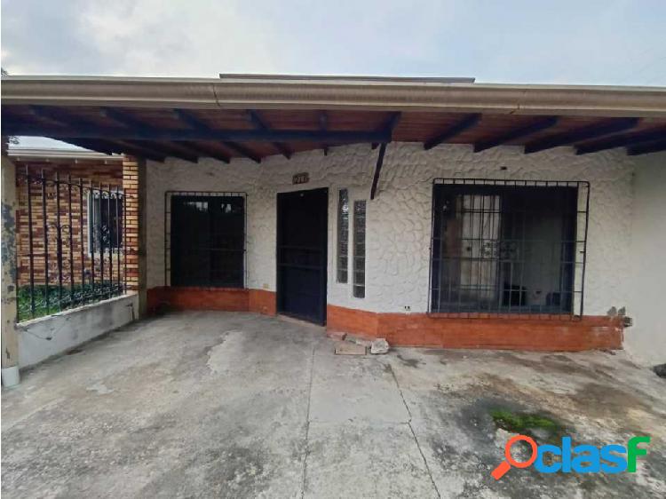 EN VENTA CASA TERRAZAS DE ALTO BARINAS