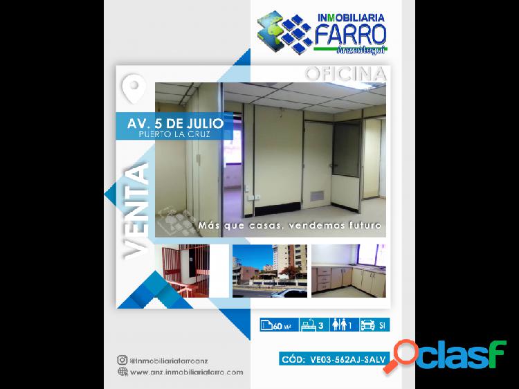 EN VENTA LOCAL EN AV 5 DE JULIO, PUERTO LA CRUZ.