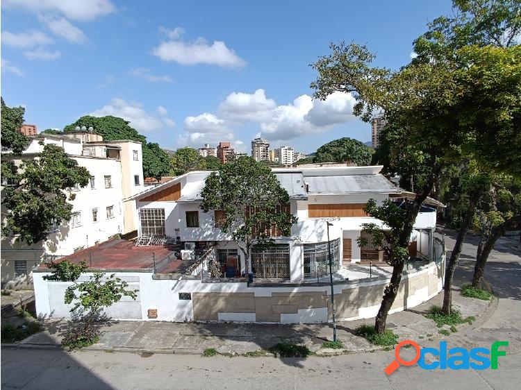 EN VENTA O ALQUILER CASA COMERCIAL CON GRAN POTENCIAL EN