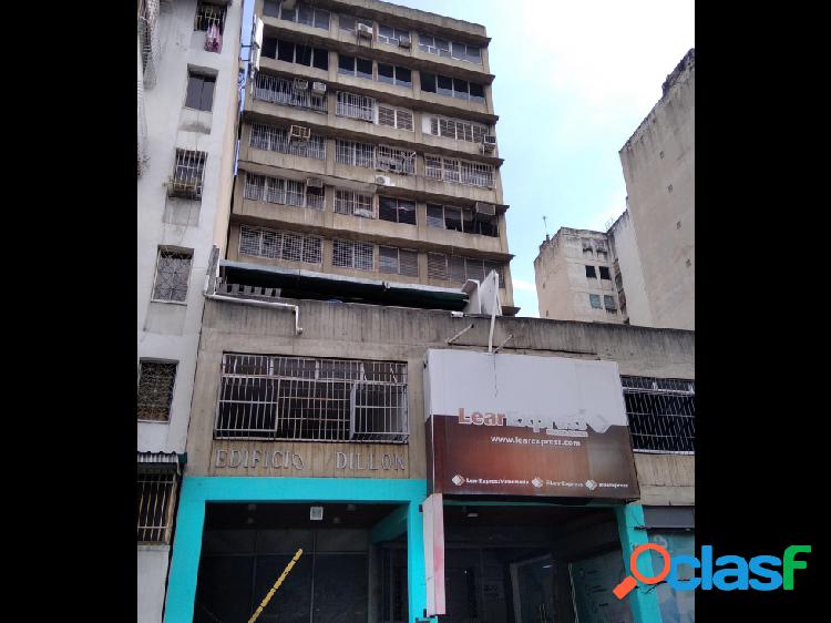 EN VENTA OFICINA 56.70m2 con Mobiliario, ubicada en La