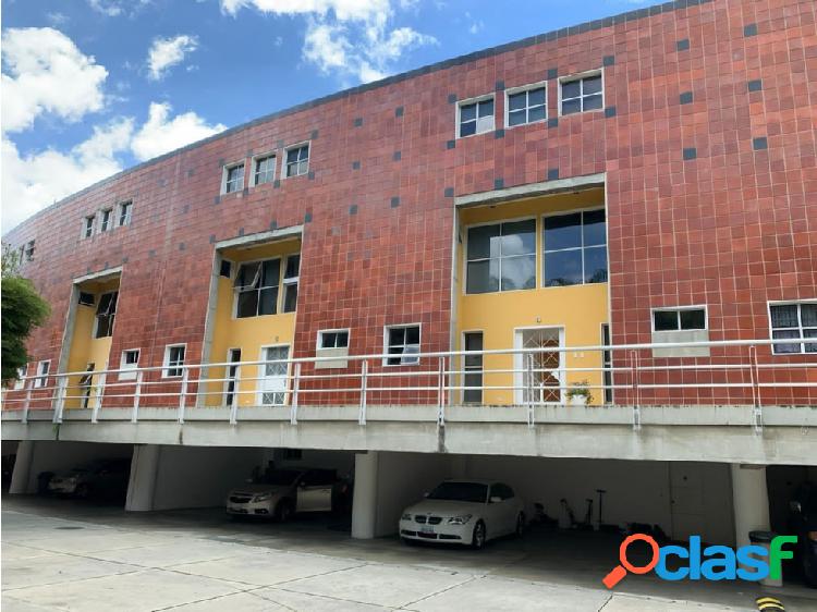 EN VENTA TOWN HOUSE EN LOS NARANJOS