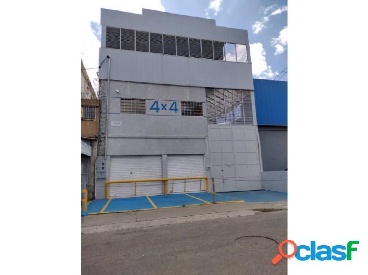 Edificio Galpon Boleita Sur 730 m2 T 2.100 m2 C PB mas 2 pi