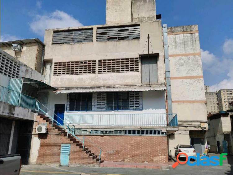 Edificio comercial industrial en venta en Av ppal San