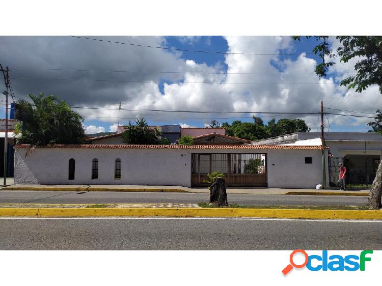 Elegante Casa en Venta de uso Comercial o Residencial La