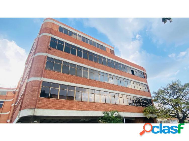 En Alquiler Excelente Local o Piso Industrial de 790 m² en